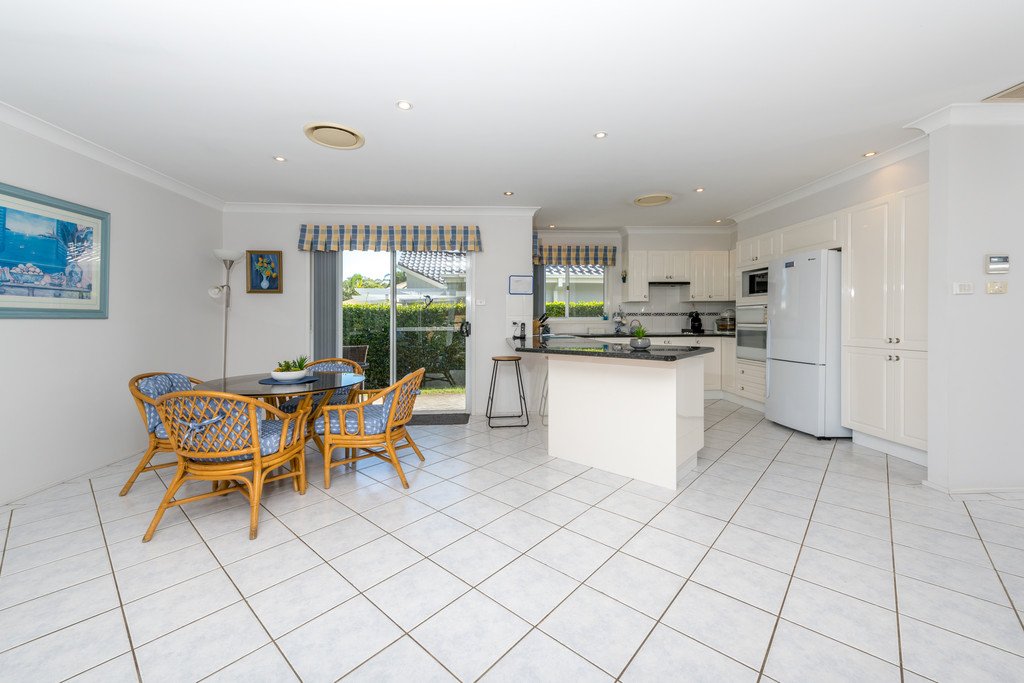 17 Kestrel Avenue SALAMANDER BAY 5