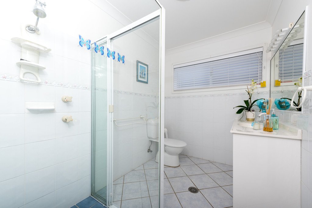17 Kestrel Avenue SALAMANDER BAY 16