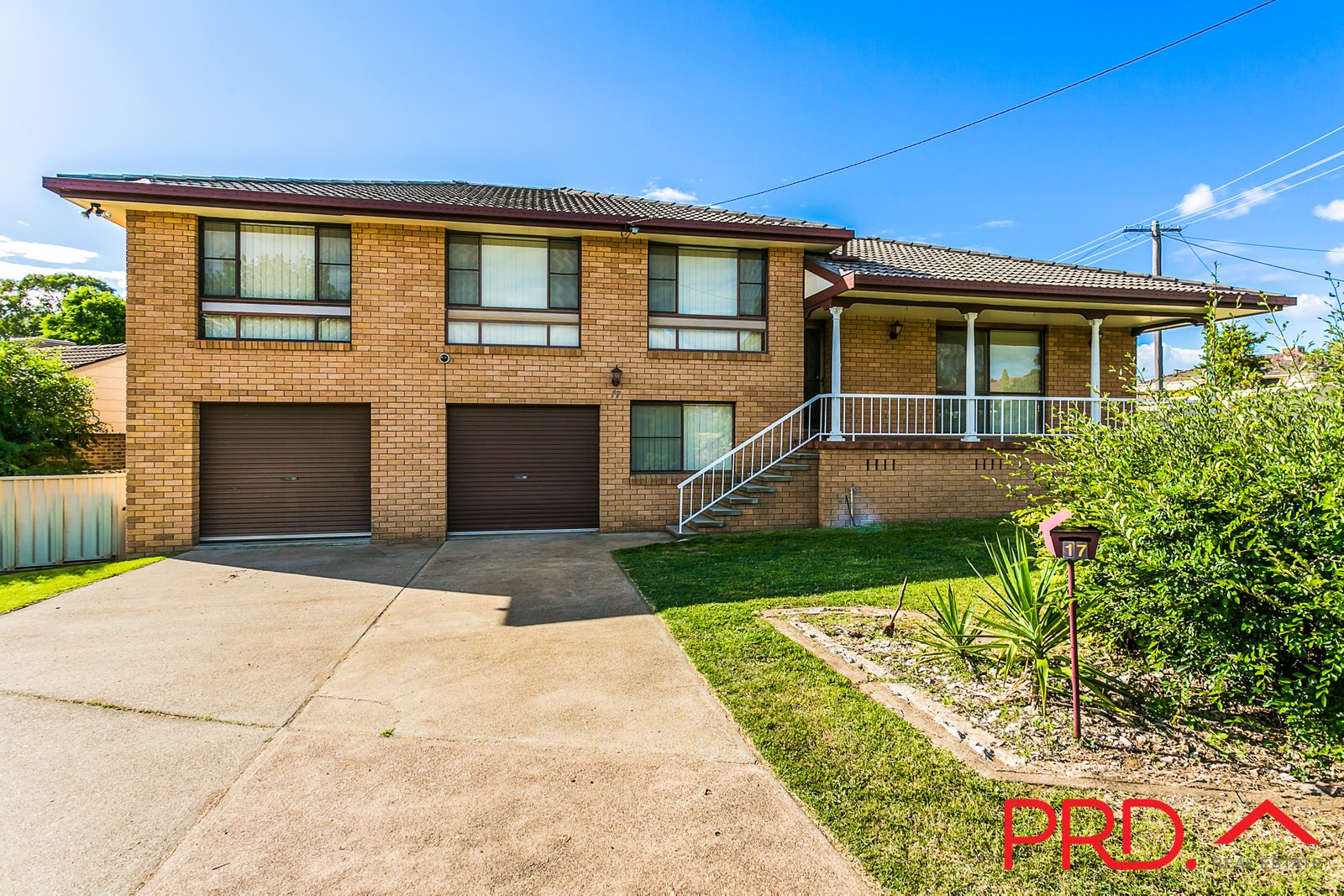 17 Kinarra Street TAMWORTH 3