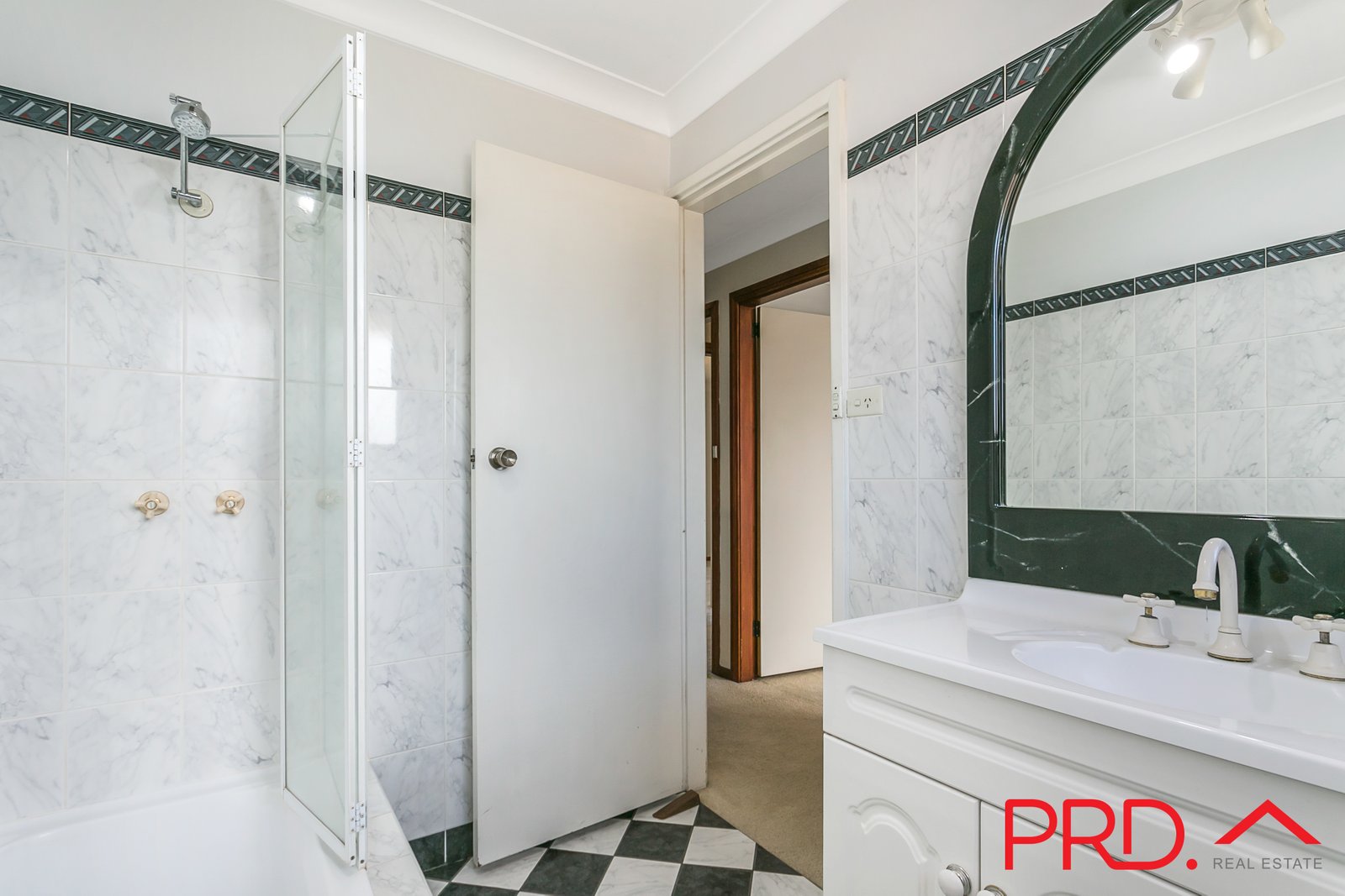 17 Kinarra Street TAMWORTH 17