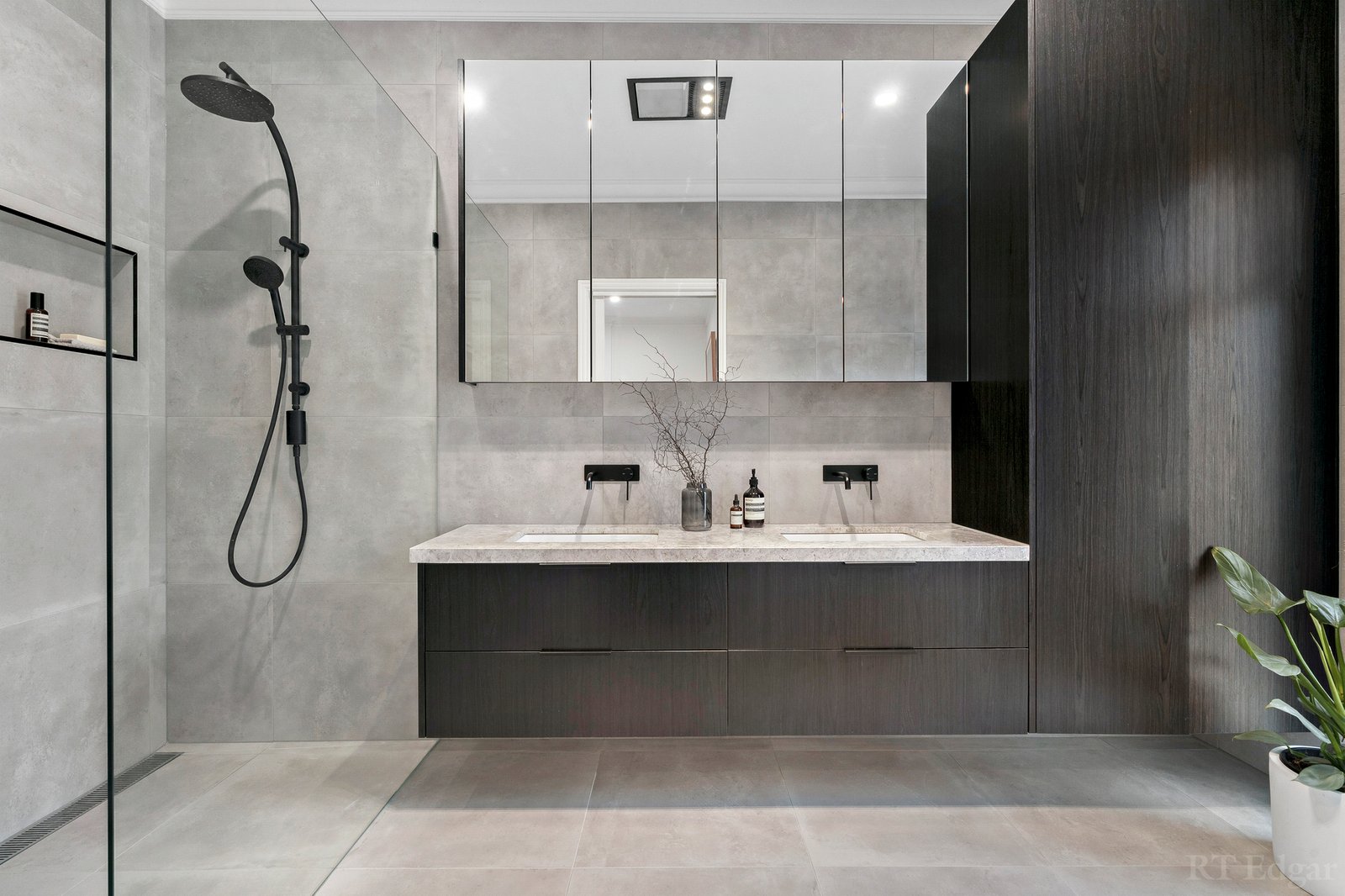 Real Estate and Property in 17 Lachlan Grange, Bulleen, VIC