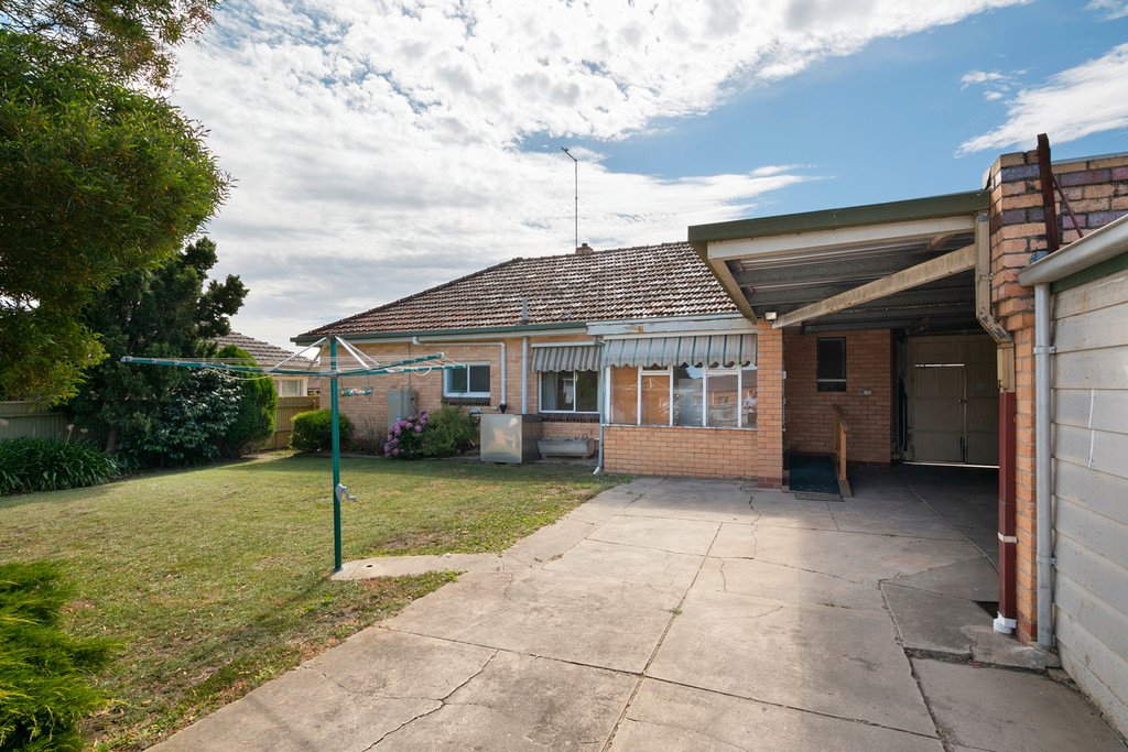 17 Lake Street WENDOUREE 7