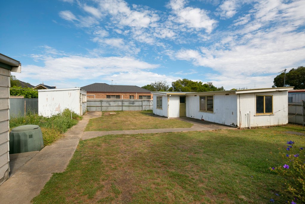 17 Lake Street WENDOUREE 7