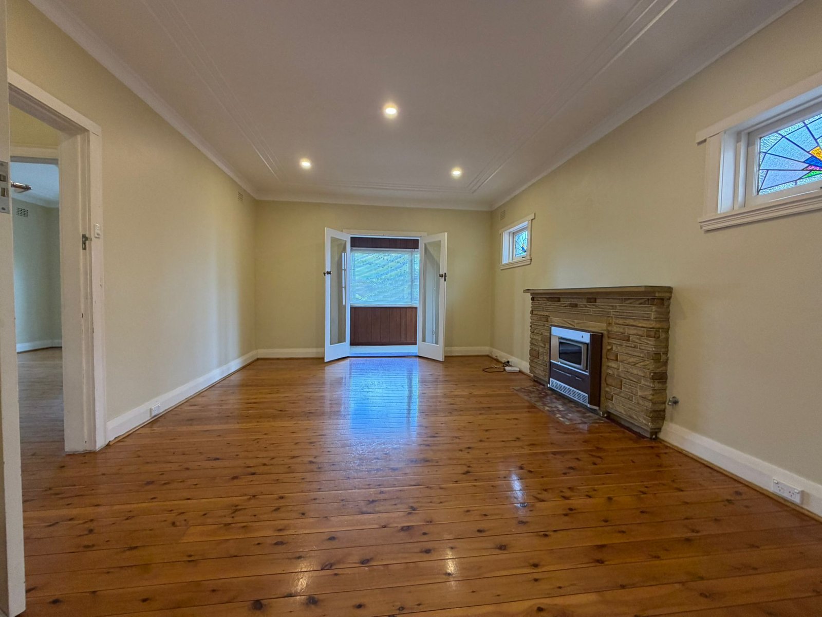 17 Lamrock Avenue RUSSELL LEA 2