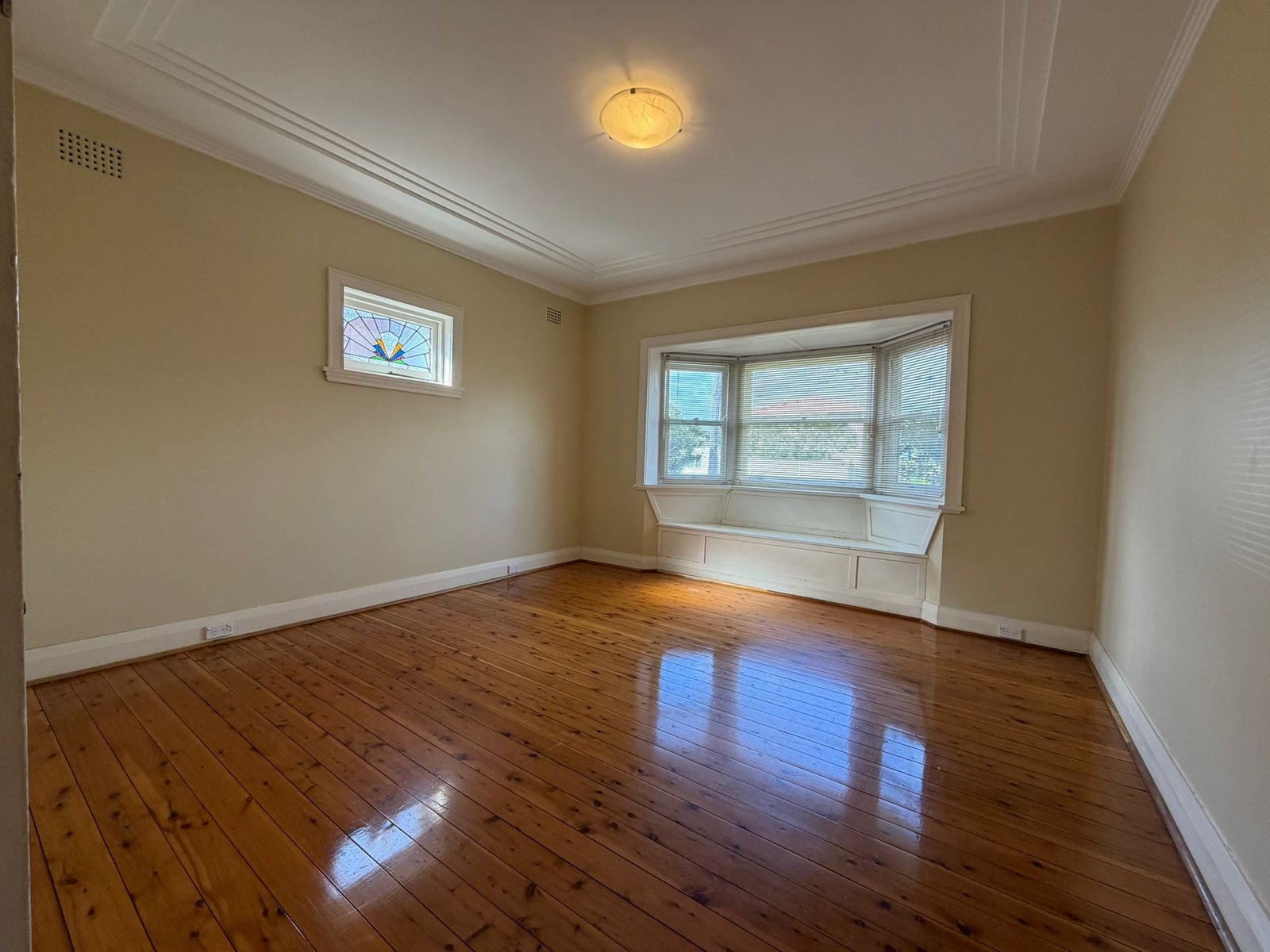 17 Lamrock Avenue RUSSELL LEA 5