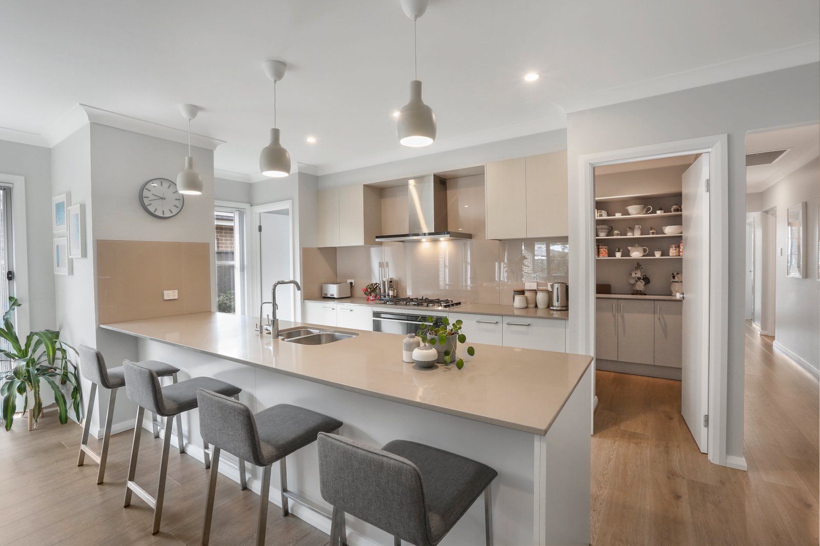 17 Lapwing Place HORSLEY 2