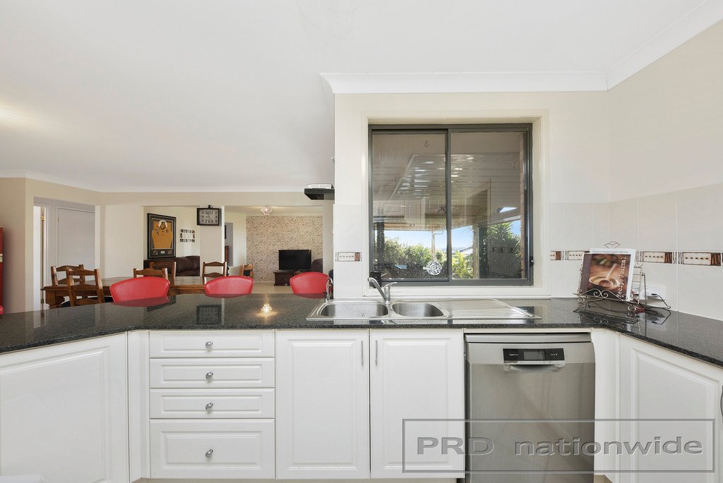 17 Laurina Avenue THORNTON 11