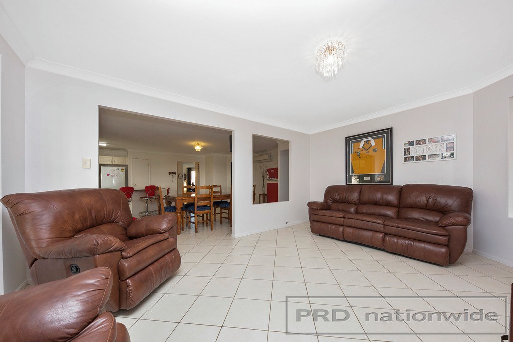 17 Laurina Avenue THORNTON 14