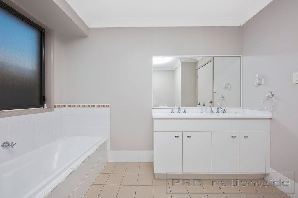 17 Laurina Avenue THORNTON 18