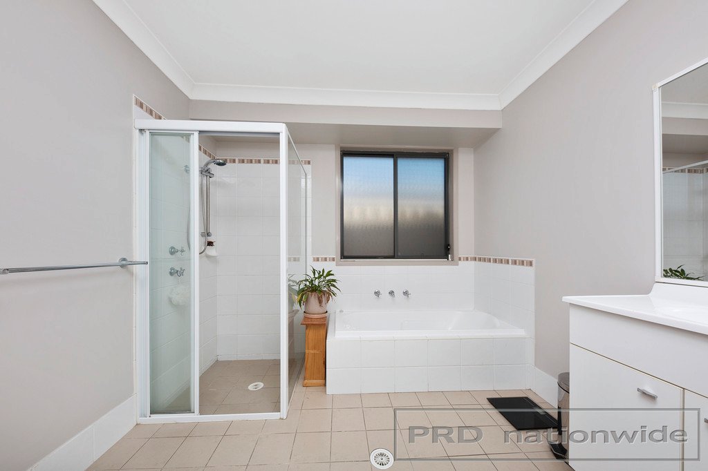 17 Laurina Avenue THORNTON 19
