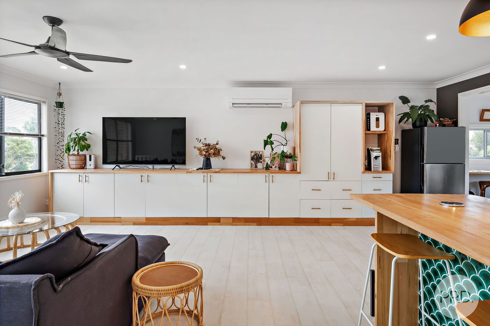 17 Lloyd George Grove TANILBA BAY 8