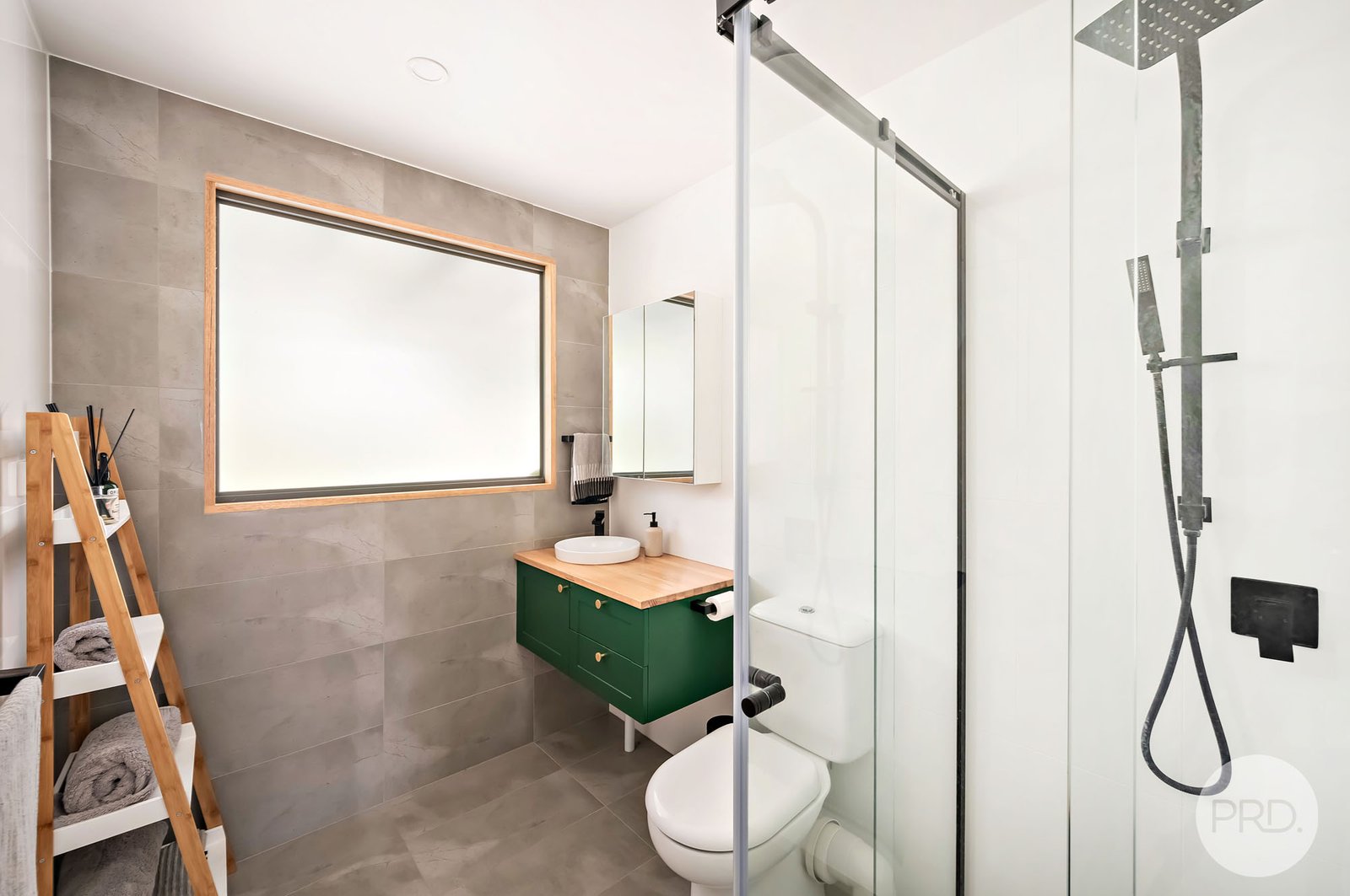 17 Lloyd George Grove TANILBA BAY 16