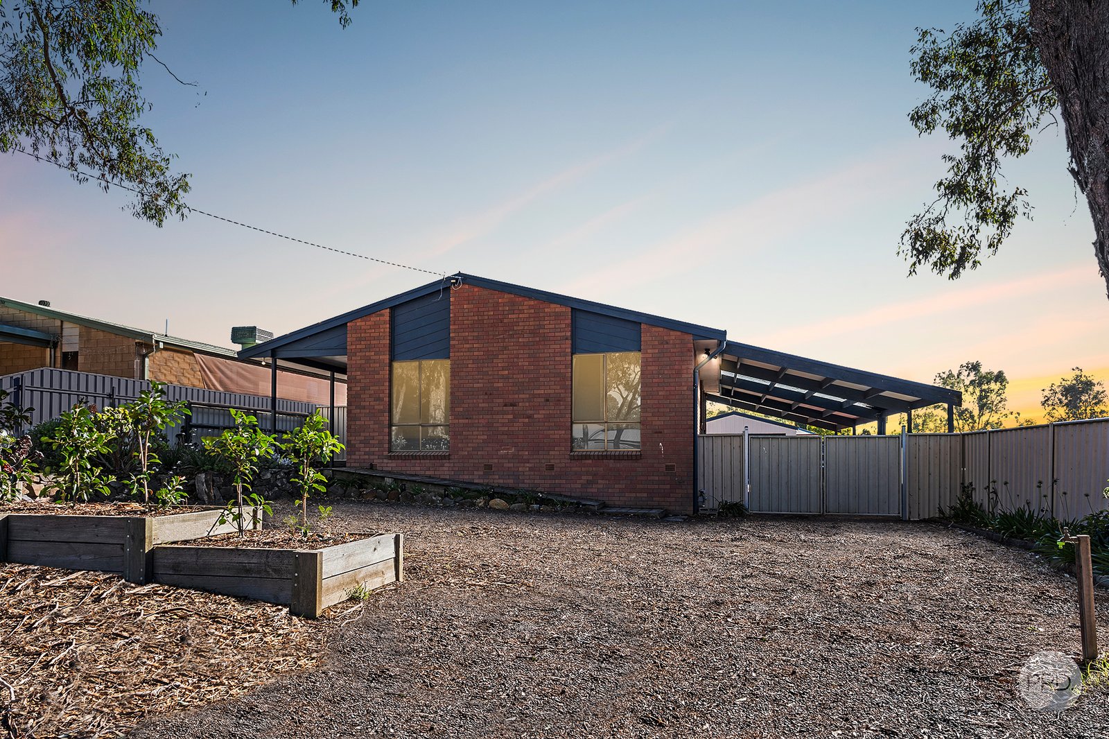 17 Lowe Street KANGAROO FLAT 13