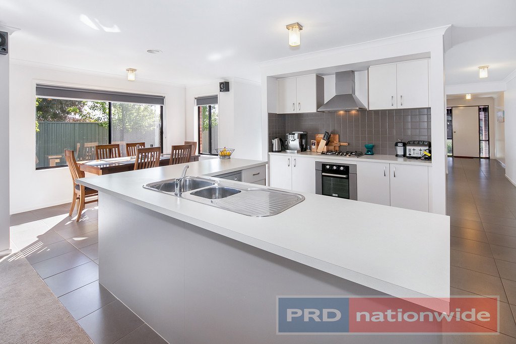 17 Lowry Crescent MINERS REST 6