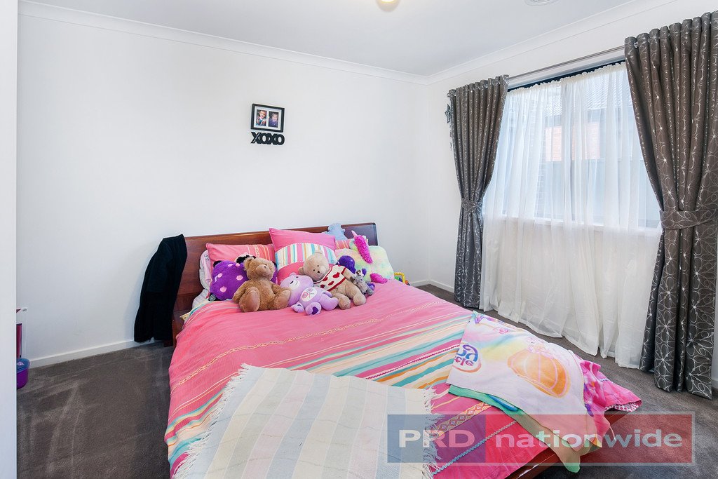 17 Lowry Crescent MINERS REST 9