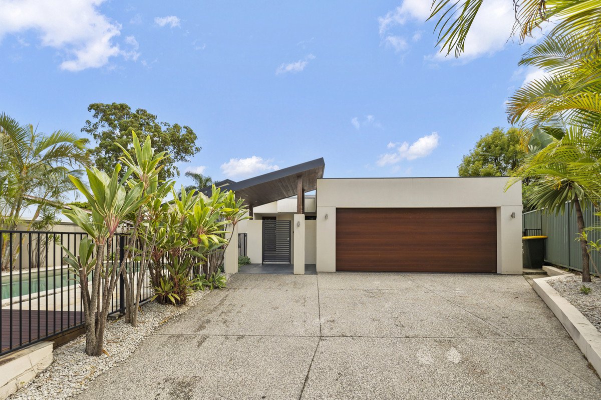 17 Mackay Place BURLEIGH WATERS 2