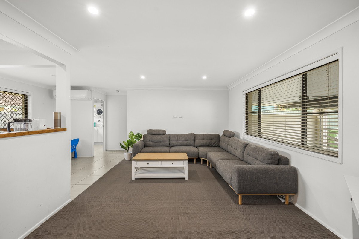 17 Mackay Place BURLEIGH WATERS 7