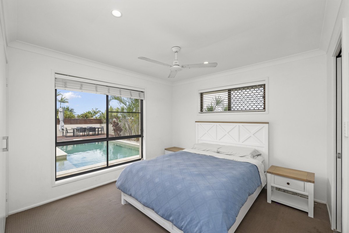 17 Mackay Place BURLEIGH WATERS 8
