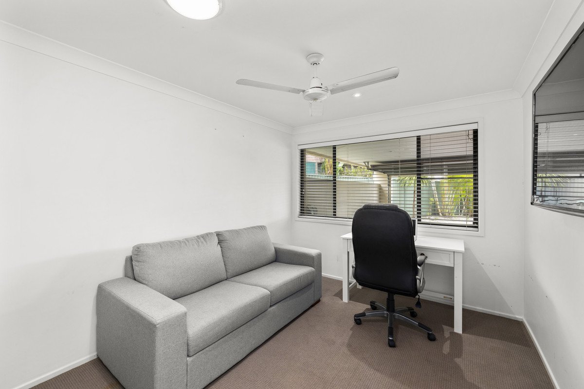 17 Mackay Place BURLEIGH WATERS 13