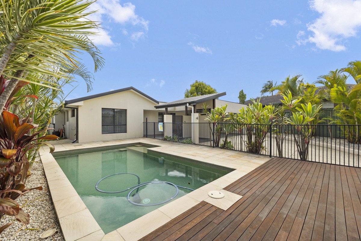 17 Mackay Place BURLEIGH WATERS 14