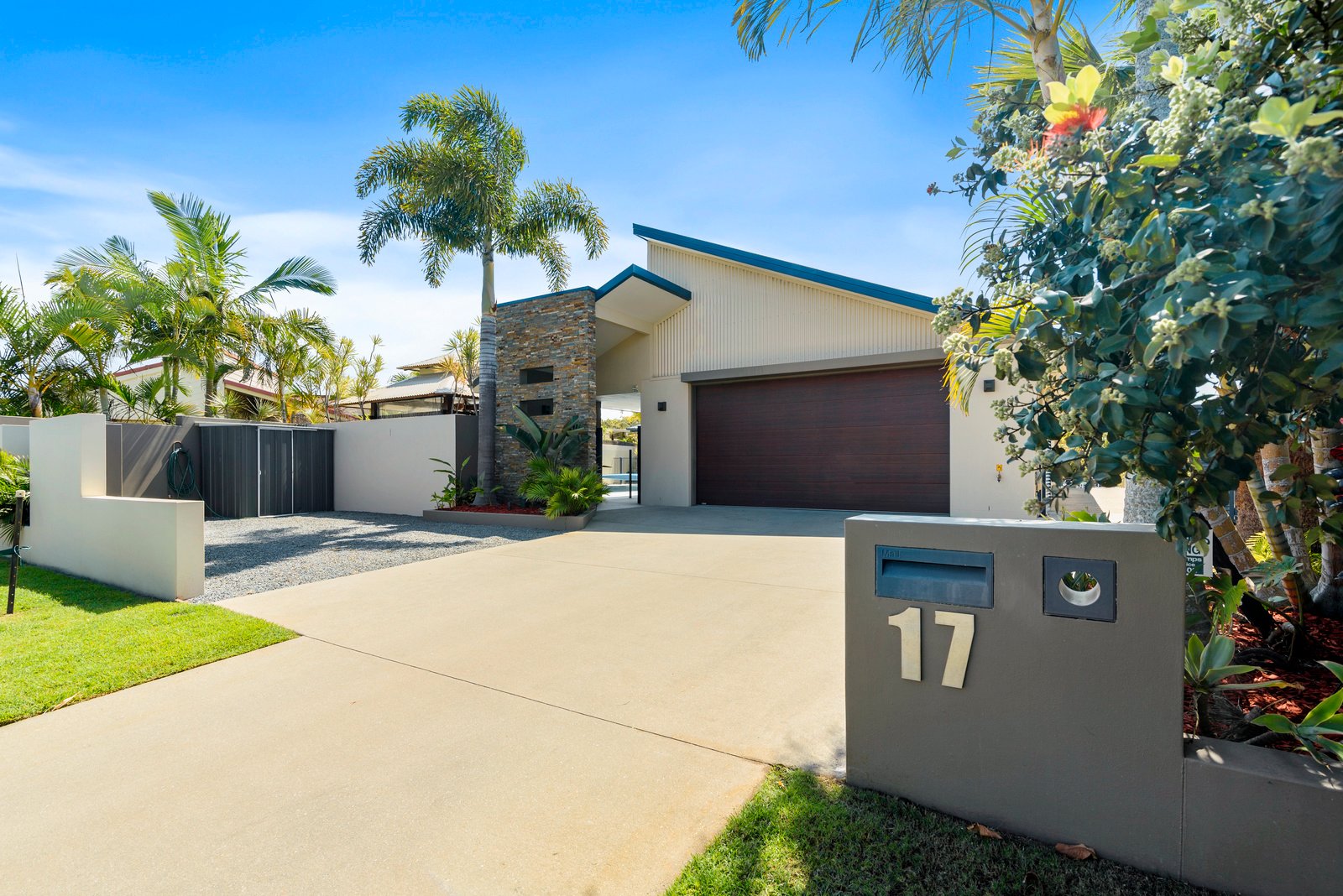 17 Mackerel Court PALM BEACH 6