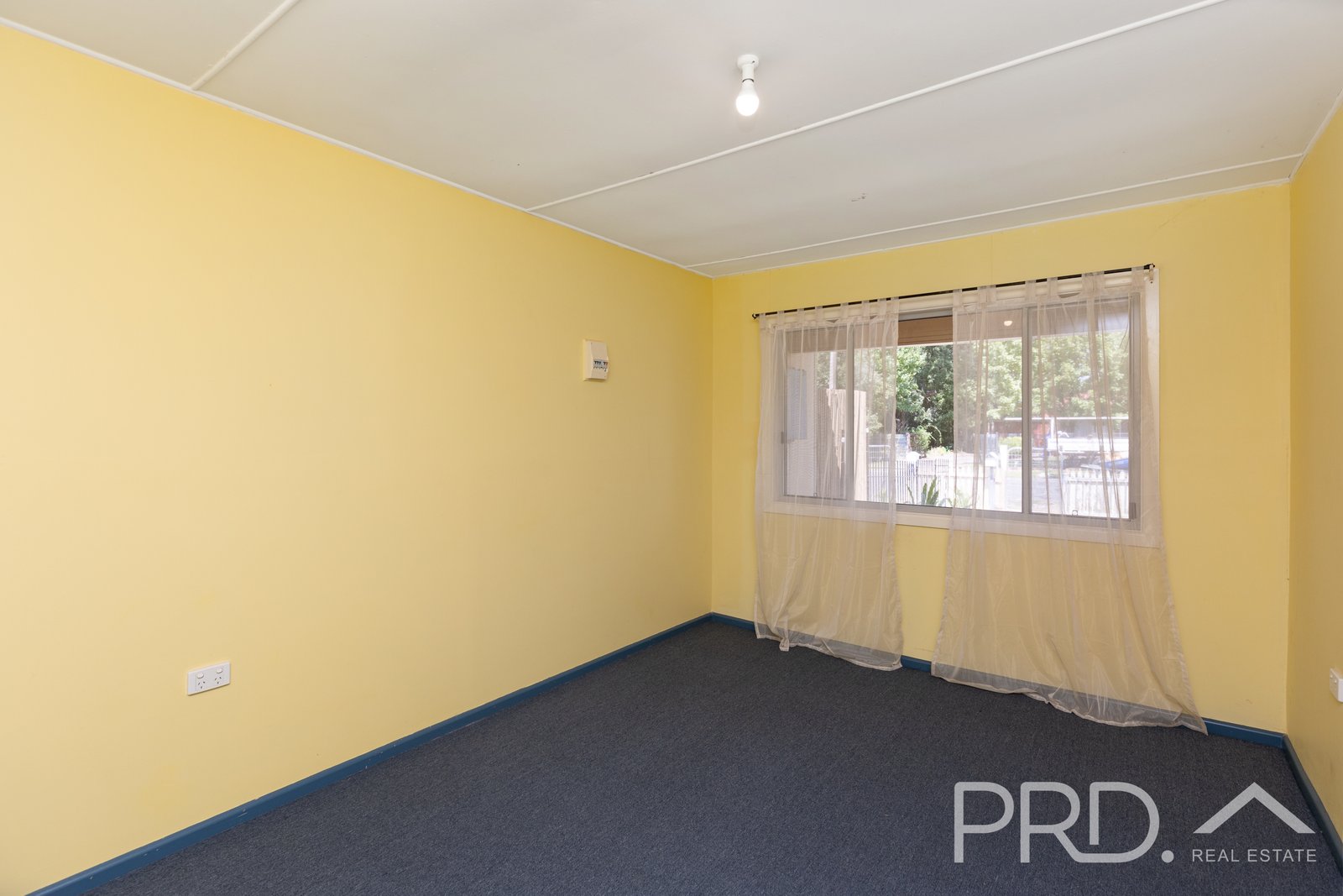 1/7 Macquarie Street TUMUT 11