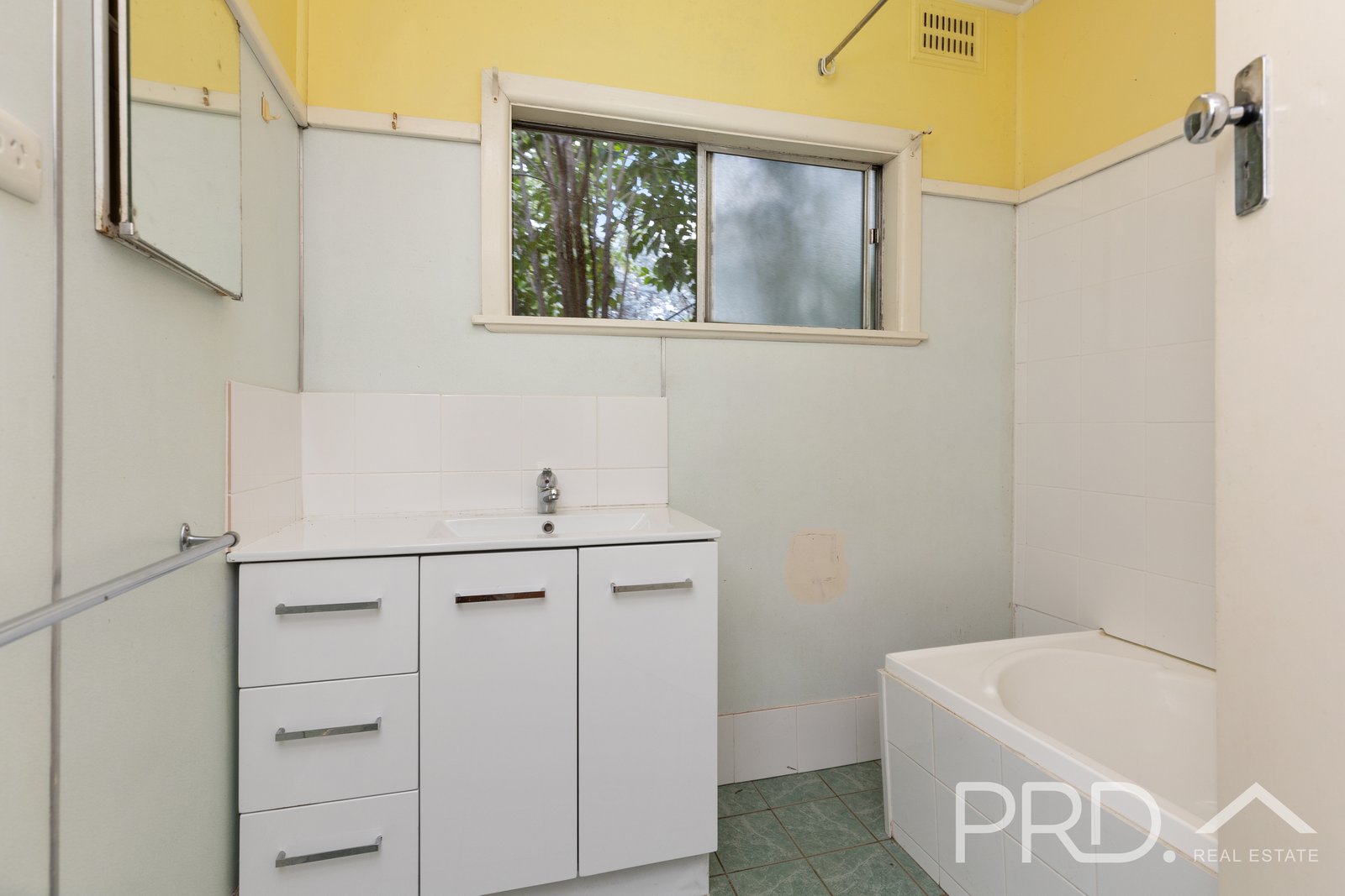 1/7 Macquarie Street TUMUT 12