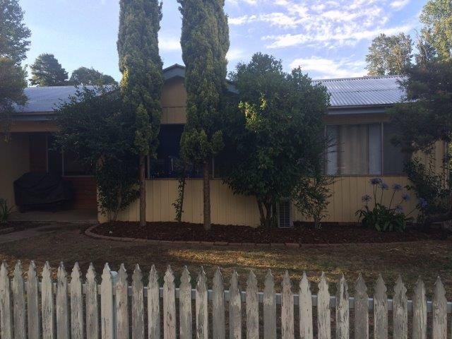 1/7 Macquarie Street TUMUT 1