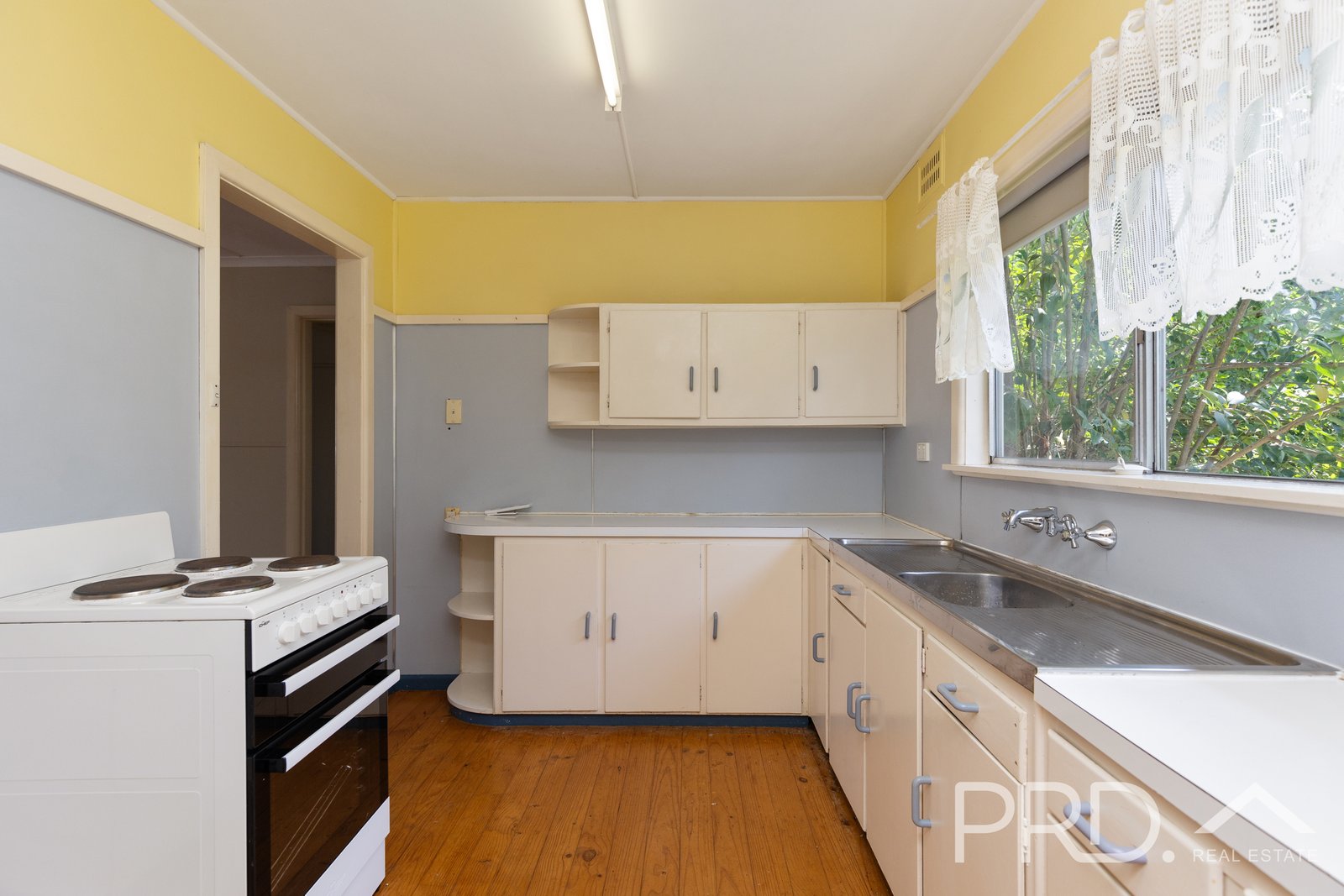 1/7 Macquarie Street TUMUT 7