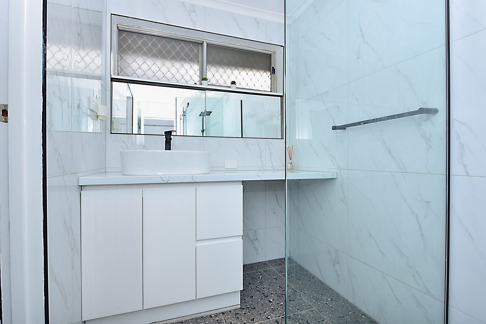 Gallery: 17 Malcolm Crescent