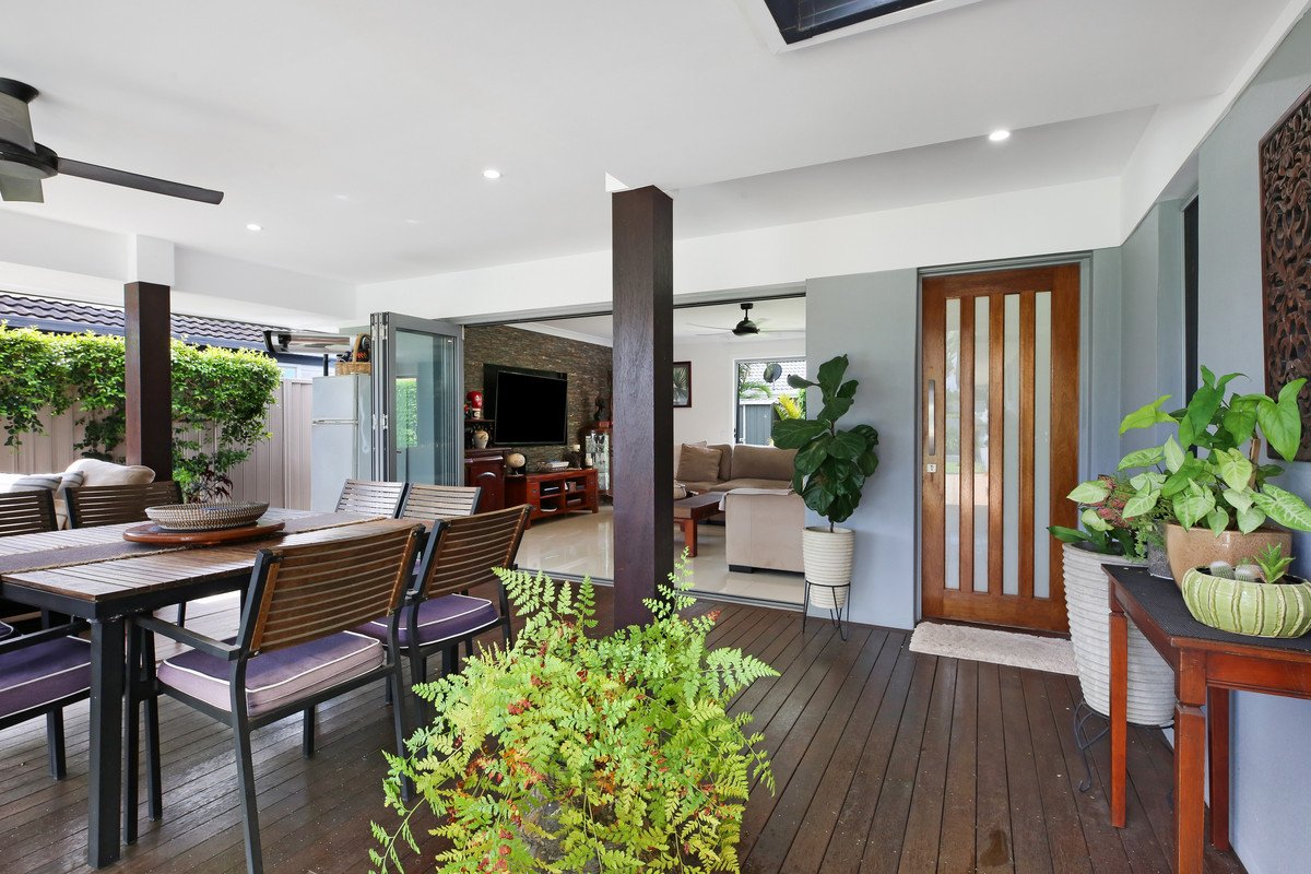 17 Manakin Avenue Burleigh Waters 8