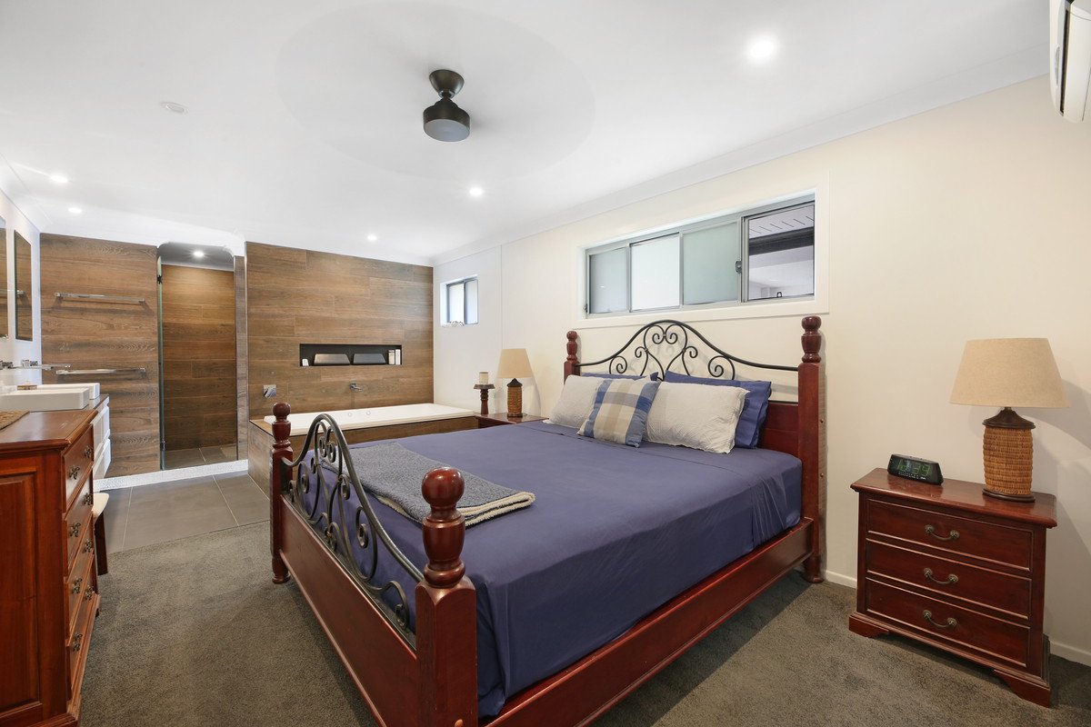 17 Manakin Avenue Burleigh Waters 9