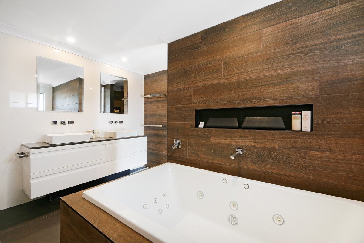 17 Manakin Avenue Burleigh Waters 10