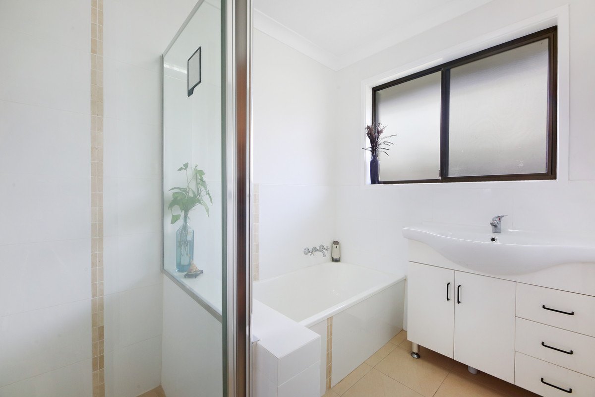 17 Manakin Avenue Burleigh Waters 12