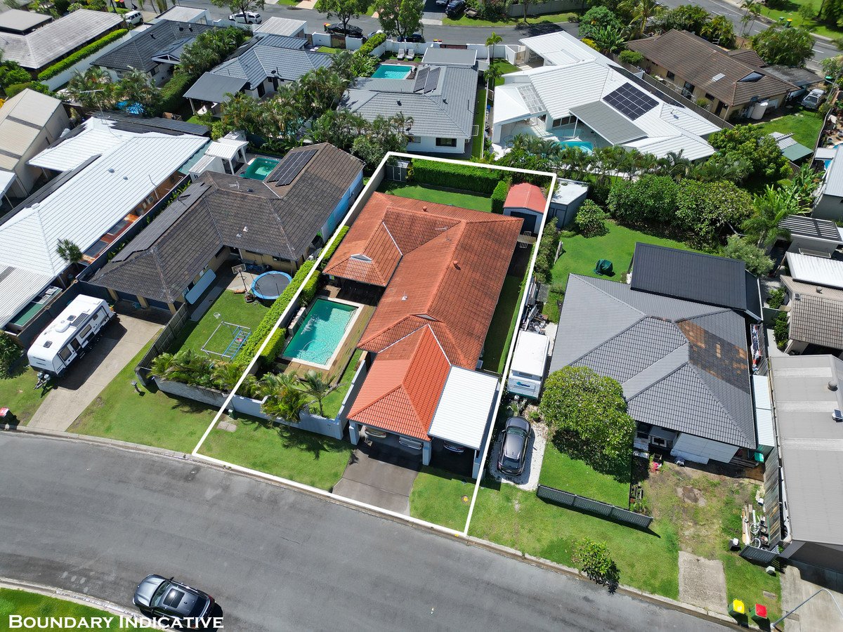 17 Manakin Avenue Burleigh Waters 18