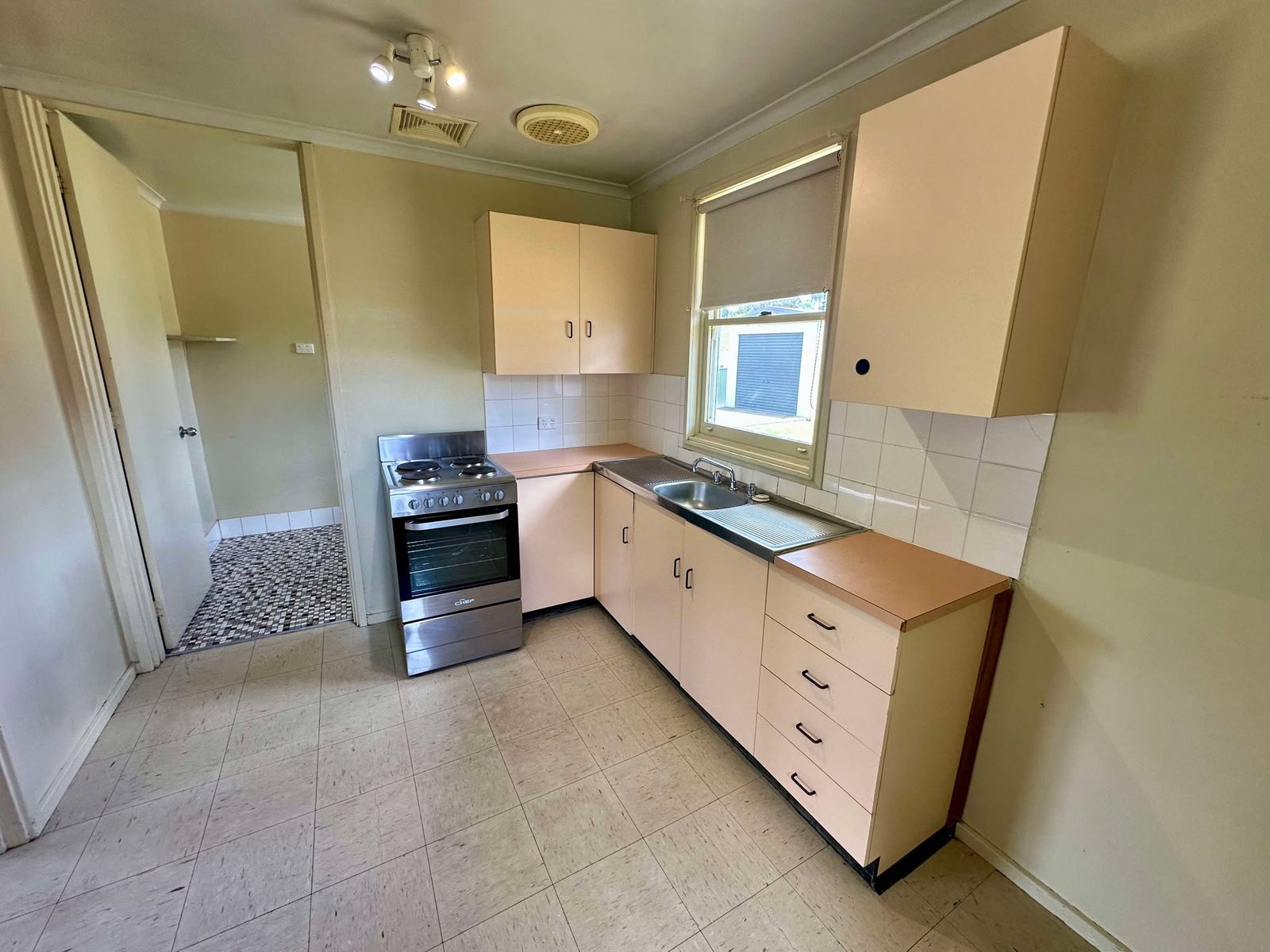 17 Mate St  TUMBARUMBA 2