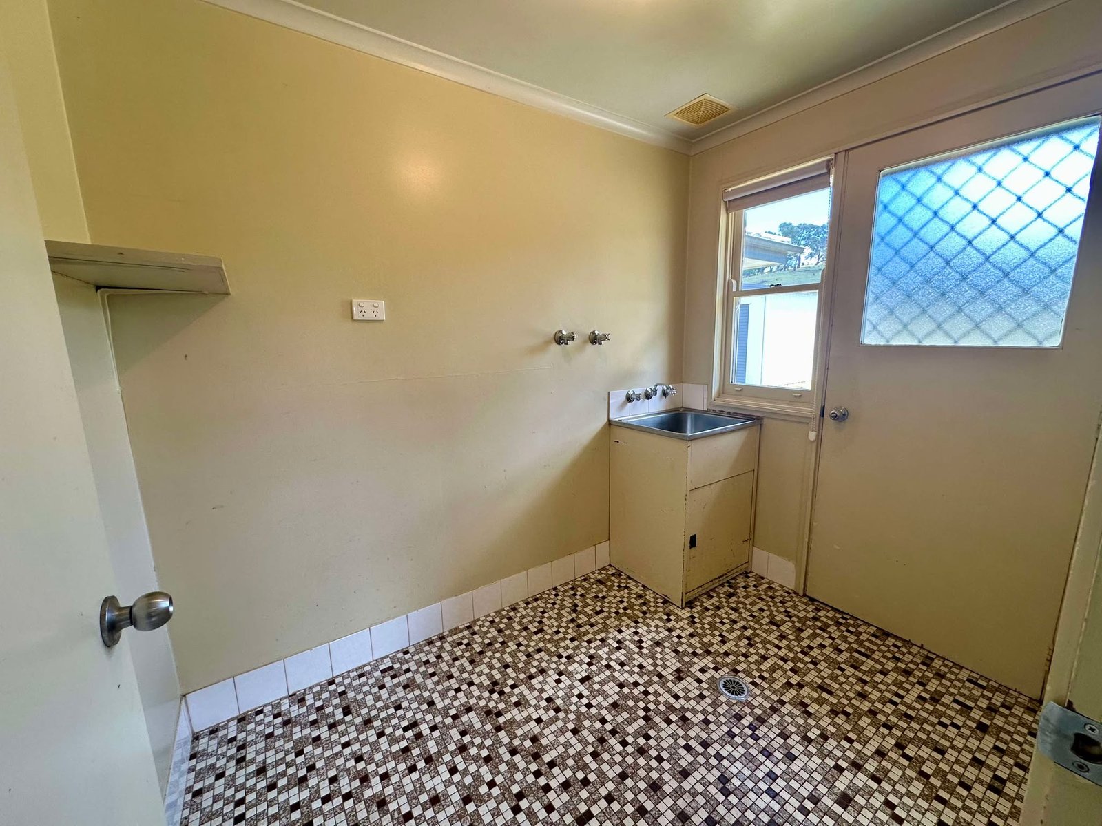 17 Mate St  TUMBARUMBA 9