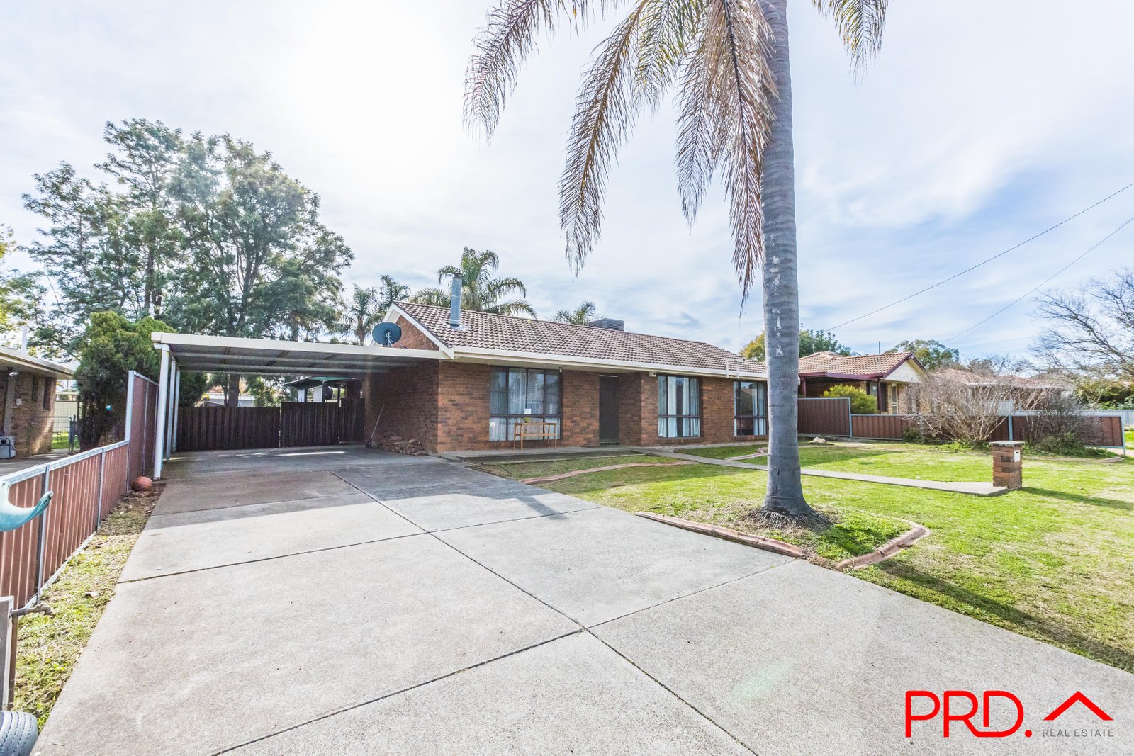 17 Maxwell Street TAMWORTH 2