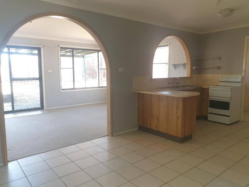 17 Maxwell Street TAMWORTH 7