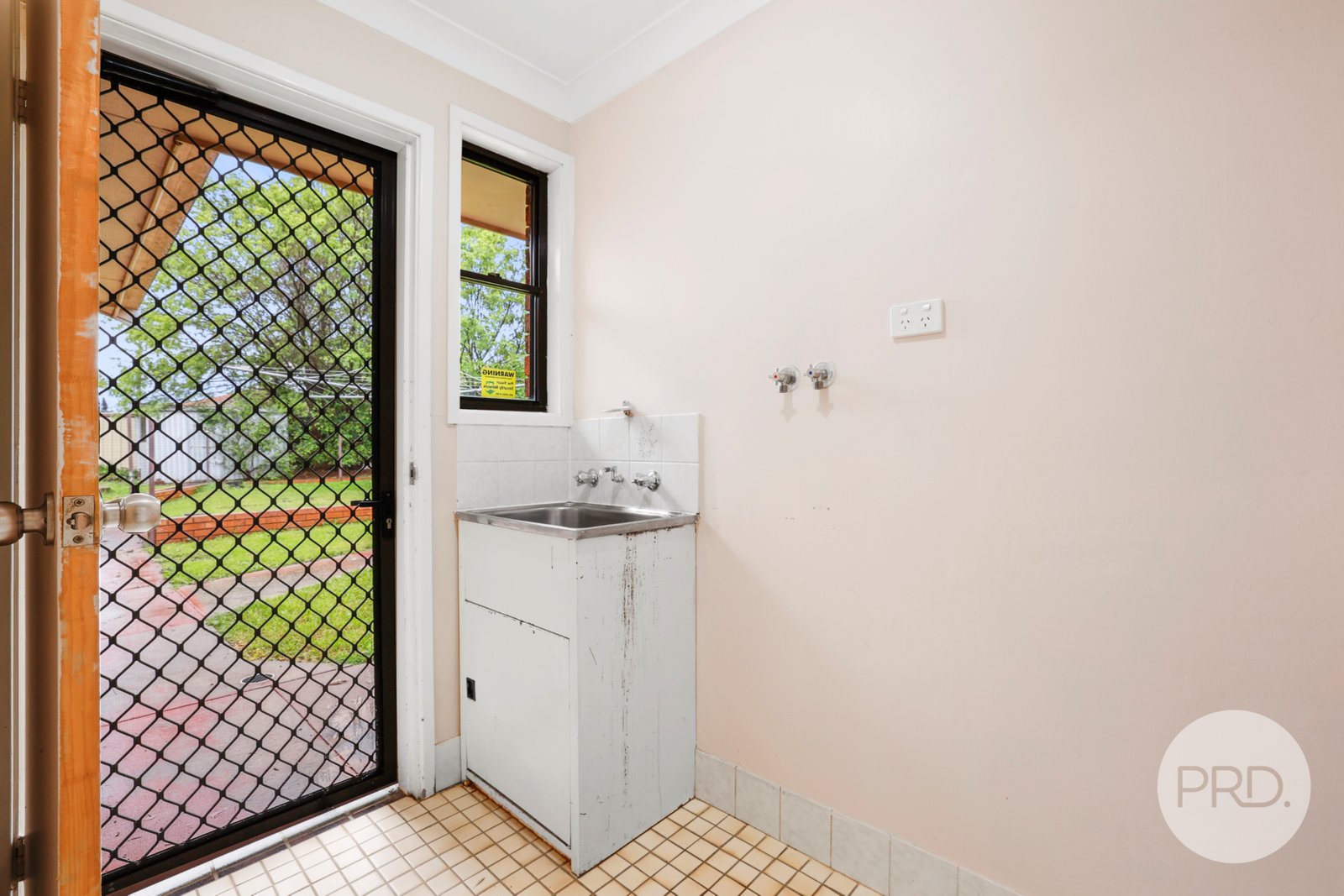 17 Maxwell Street TAMWORTH 11