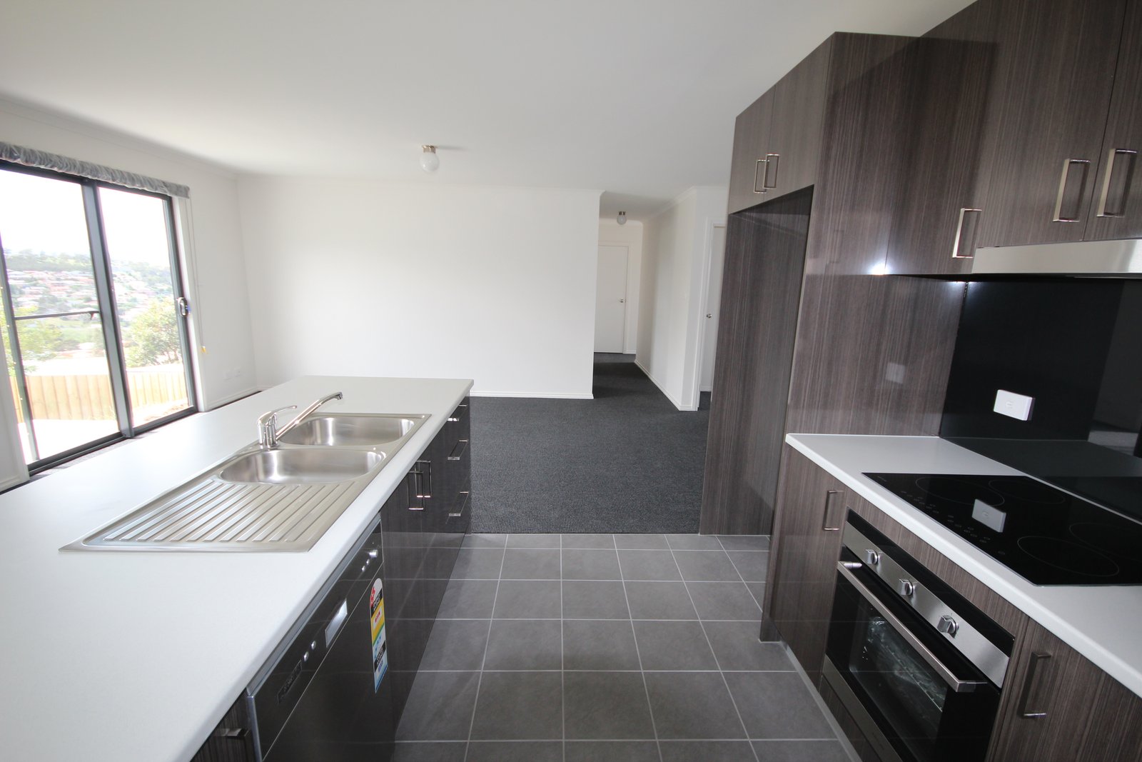 17 McGill Rise CLAREMONT 4
