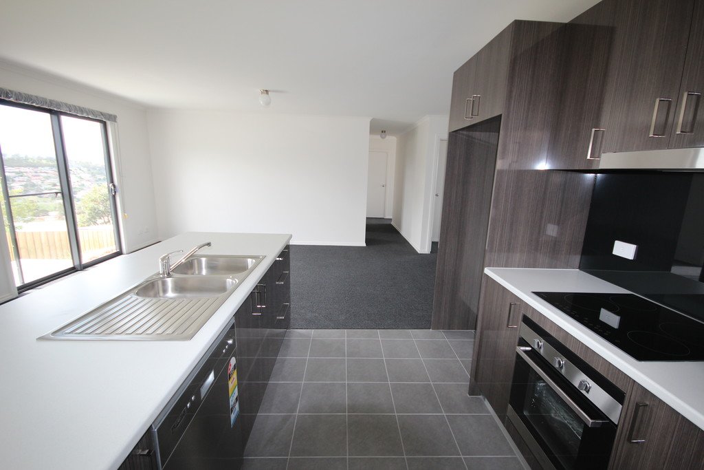 17 McGill Rise CLAREMONT 4