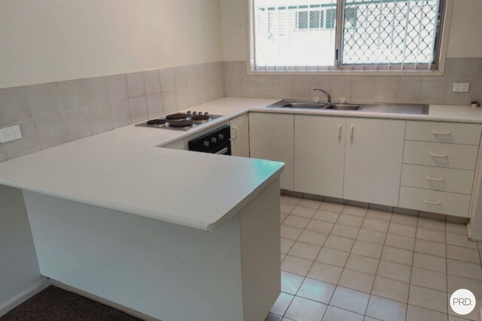 1/7 Melinda Street SOUTHPORT 4