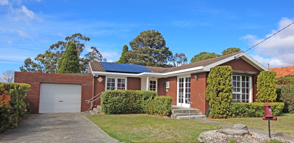 17 Mitcham Road CLAREMONT 1