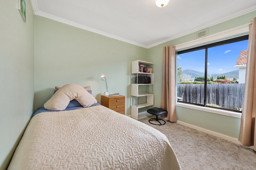 17 Mitcham Road CLAREMONT 11