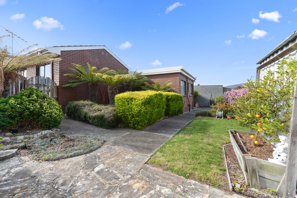 17 Mitcham Road CLAREMONT 18