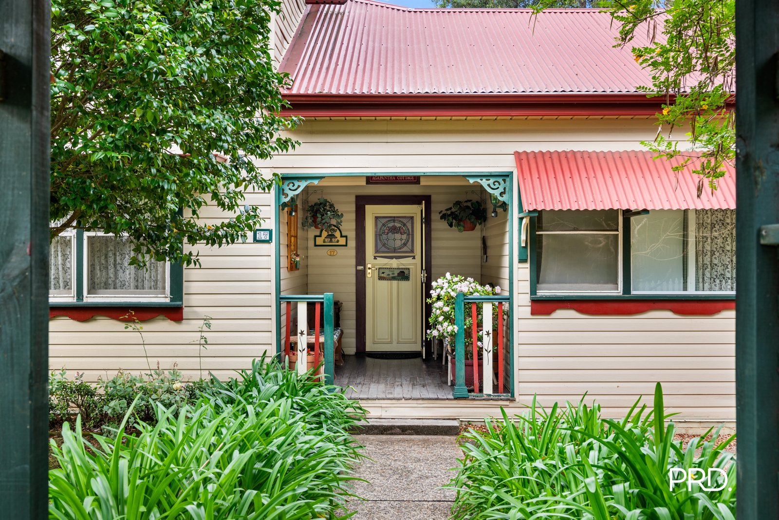 17 Moorecourt Avenue SPRINGWOOD 2