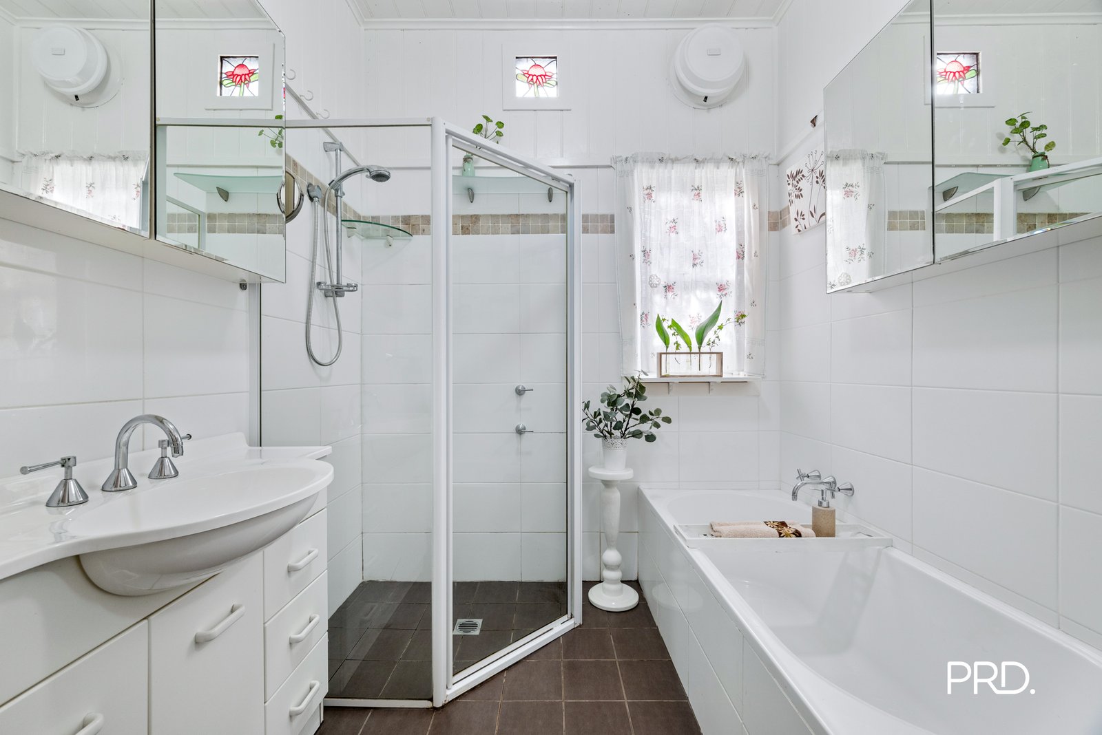 17 Moorecourt Avenue SPRINGWOOD 9