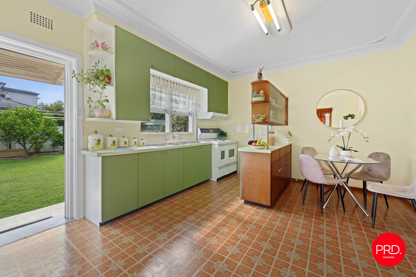 17 Moorefield Avenue KOGARAH 3