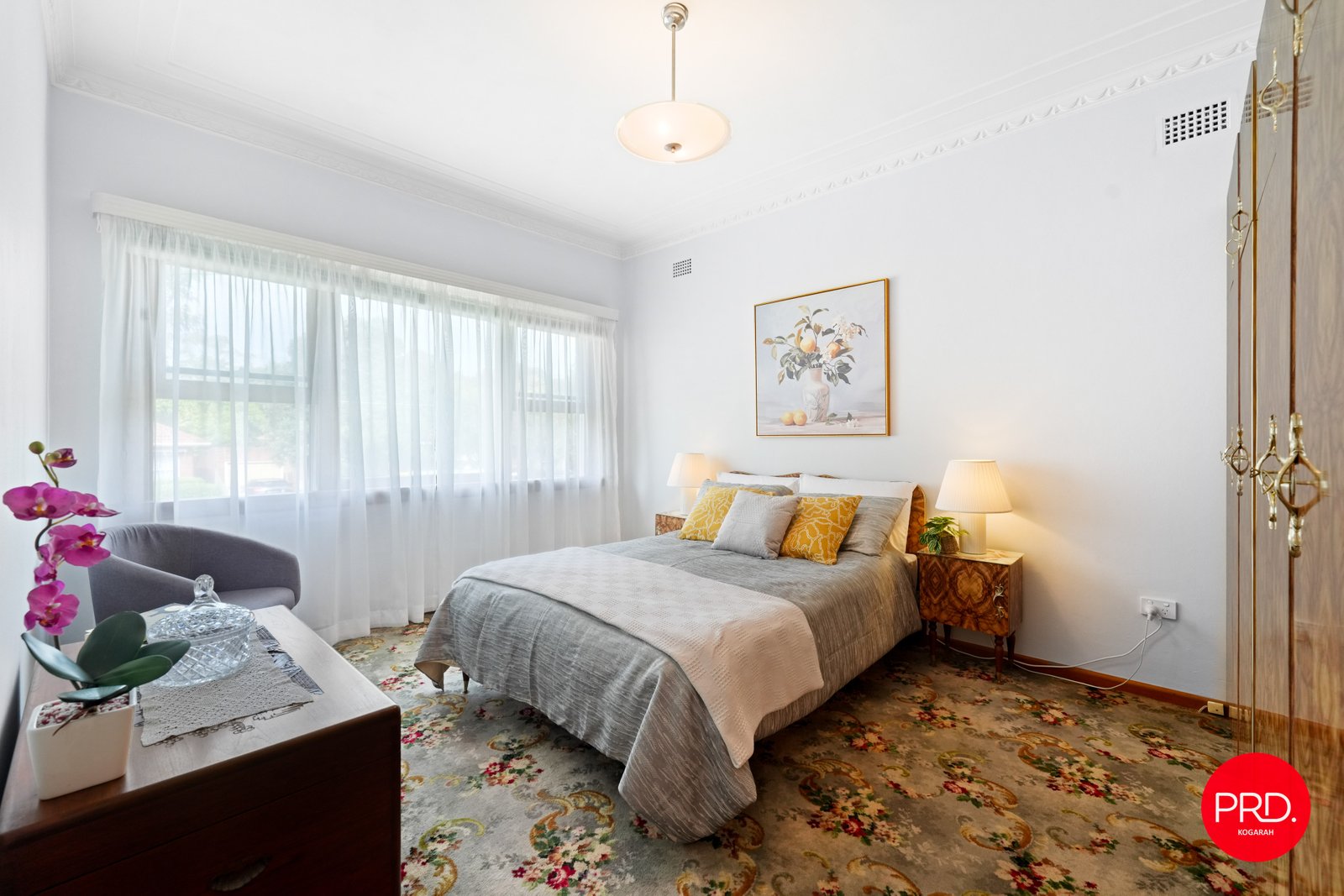 17 Moorefield Avenue KOGARAH 7